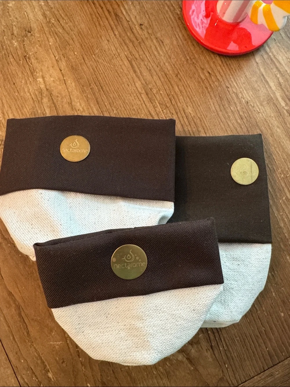 N/A brown cream